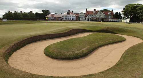 Muirfeild Village 18th Bunker